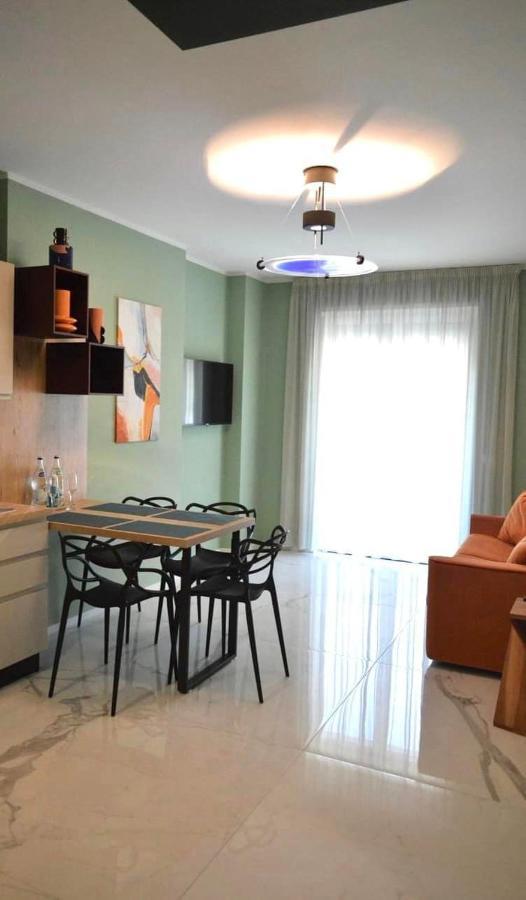 Dizeta Suite And Apartment 萨莱诺 外观 照片